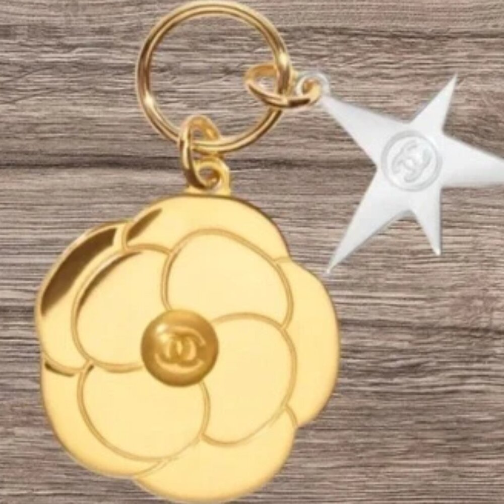 NWOT CHANEL Beauty Holiday Camelia Flower Charm 2025 Limited Edition